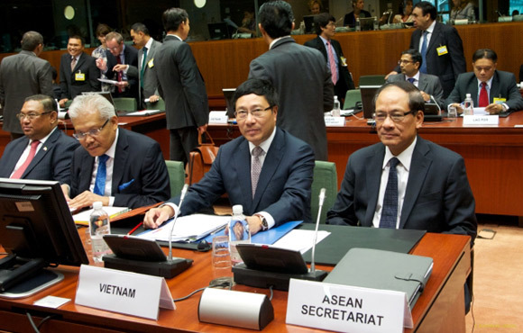 Biển Đông trên bàn họp EU và ASEAN