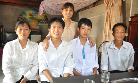 Hai câu chuyện cảm động ở 'ngõ thủ khoa'