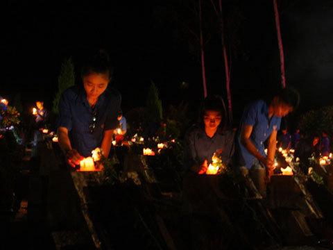 Hàng ngàn ngọn nến tri ân liệt sỹ tại Vị Xuyên