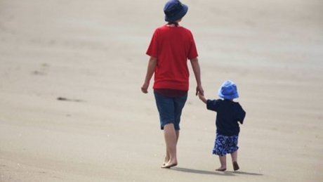 Gái có chồng mà như mẹ đơn thân