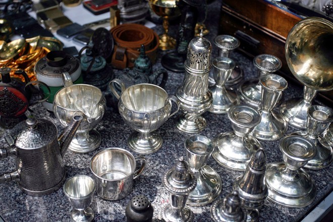 Chợ ‘ve chai ngàn đô' độc đáo giữa lòng Sài Gòn
