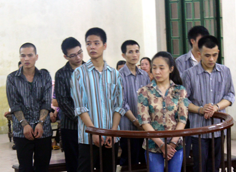 Nữ quái lập đội 'bảo kê' chợ đầu mối nhận án tù