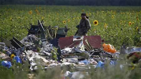 Nỗi lo thi thể nạn nhân MH17 thối rữa dưới nắng