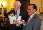 Món quà ông Phạm Quang Nghị tặng TNS McCain
