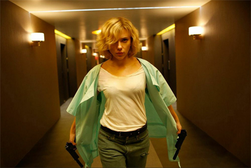 Xem 3 trích đoạn gay cấn của 'Lucy'