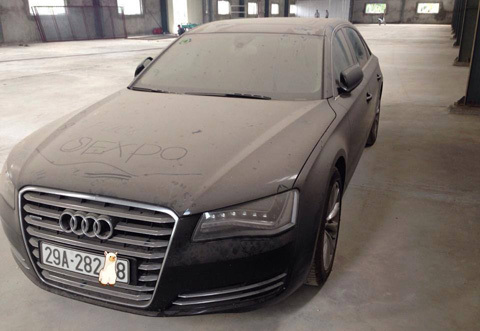 Đại gia 'bỏ quên' siêu xe Audi trị giá hơn 4 tỷ đồng trong gara