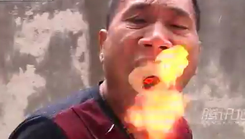 Vận công thổi ra lửa