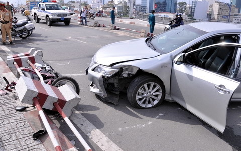 ”Xe điên” gây náo loạn ở trung tâm Sài Gòn