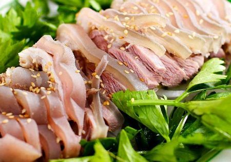 Về Ninh Bình thưởng thức thịt dê chấm với tương bần