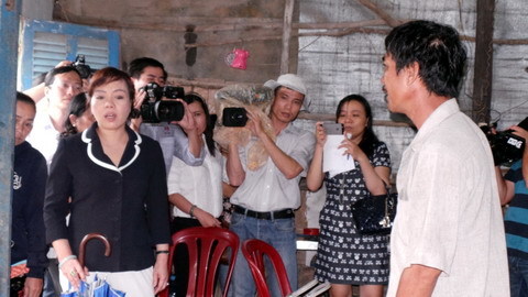 Bộ trưởng Y tế thăm ổ dịch có 2 trẻ tử vong