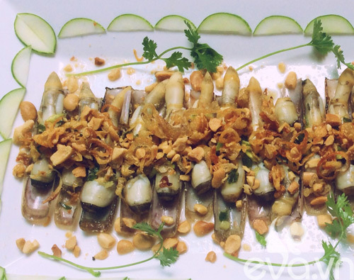 Nhâm nhi ốc móng tay nướng mỡ hành