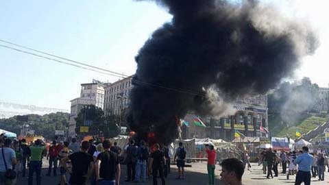 Bạo loạn bùng phát ở thủ đô Ukraina