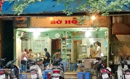 Bát phở HN và vị đắng của đặc sản phục vụ 