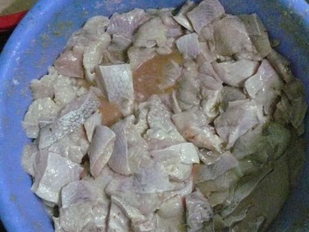 Ớn lạnh quy trình chế biến cơm bình dân từ thực phẩm bẩn