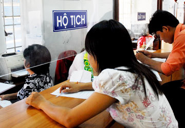 Đẻ con với bạn trai, khai sinh và cấp dưỡng tính sao?