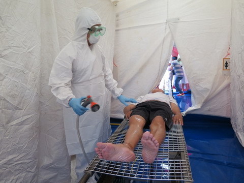 Diễn tập cách ly khử khuẩn ổ dịch Ebola ở Sài Gòn