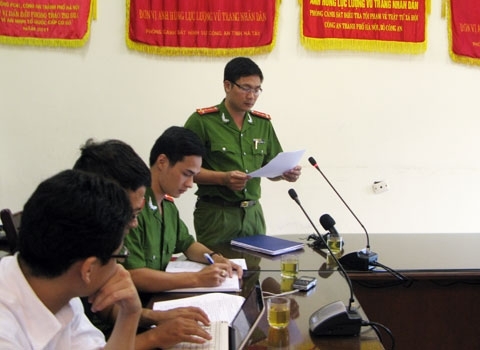 Bị công an tóm vì lỡ 