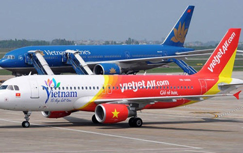 2 máy bay Việt Nam suýt đâm nhau trên không