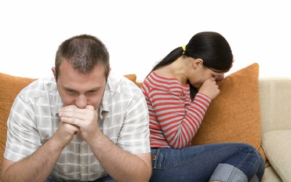 Có hai nhà, hai vợ nhưng không biết đi đâu về đâu...