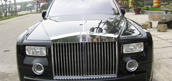 Đại gia vào tù, siêu xe Rolls Royce Phantom bán ai mua?