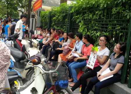 Đổ xô xin vào thuế để được mang tiếng 'ăn vặt'
