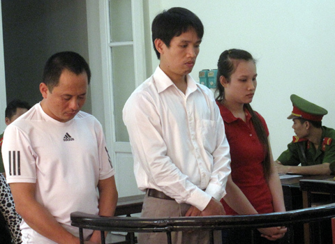 Ngã ngửa phát hiện vợ nhờ người giả chồng để bán nhà