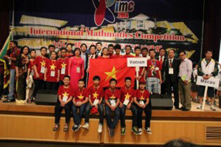 Chân dung 'tiến sĩ' thi trượt giáo viên trường Ams