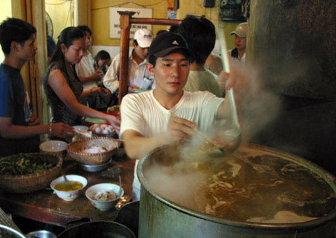 Phố cổ bây giờ còn rất ít quán ăn ngon