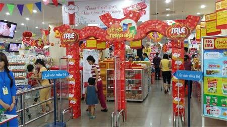 ‘Mưa’ khuyến mãi mừng sinh nhật Ocean Mart