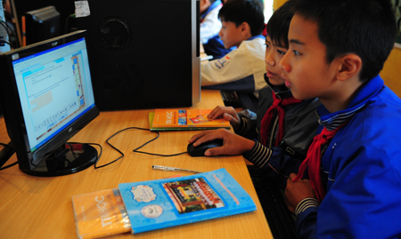 Bộ TT&TT yêu cầu Viettel dừng kết nối cáp quang cho giáo dục