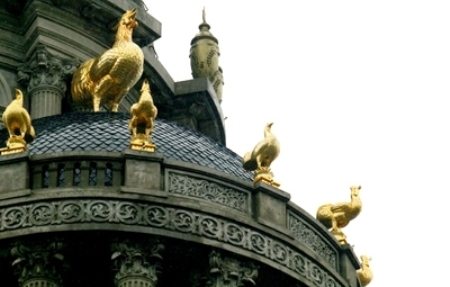 Lâu đài gà vàng 70 tỷ của đại gia bí ẩn Hà Thành