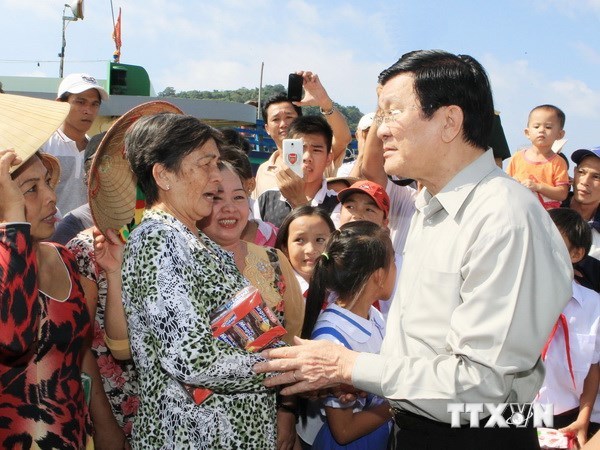 Chủ tịch nước thị sát tình hình kinh tế-an ninh tại Thổ Châu