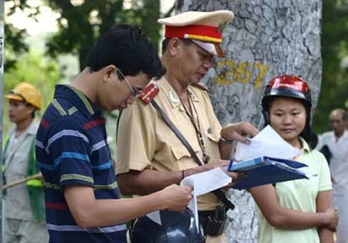 Bị giữ bằng lái xe, 'đừng mơ' đi thi để cấp mới