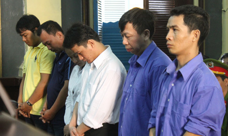 Vợ chồng chủ tập đoàn massage kích dục chối tội