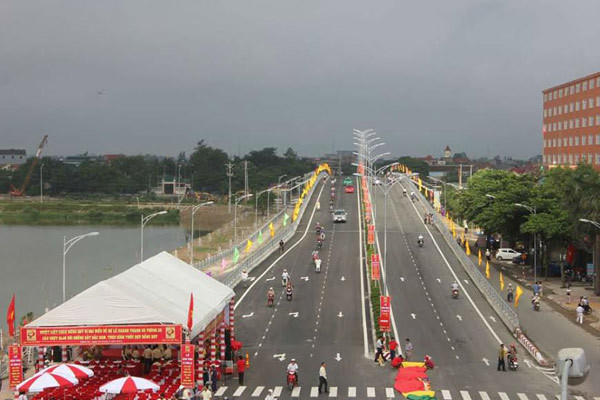 Nghệ An có cầu vượt đường sắt đầu tiên