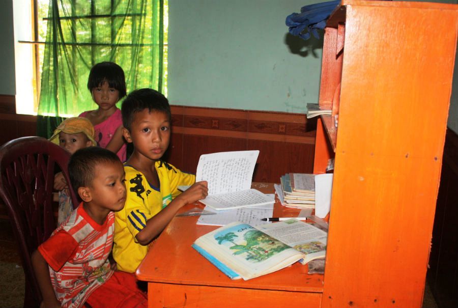 Hàng chục học sinh đối diện nguy cơ thất học