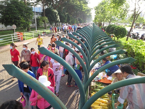 Khu chợ độc nhất vô nhị với các món hàng dưới 50.000 đồng ở Sài Gòn