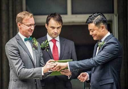 TQ nổi khùng với hôn lễ đồng giới ở nhà đại sứ Anh