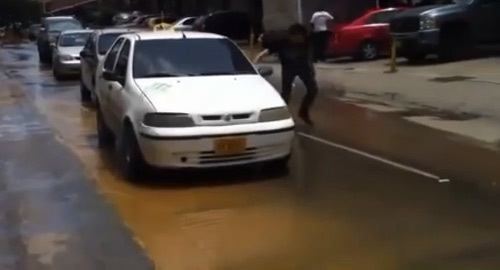 Những kiểu sang đường khó nhịn cười