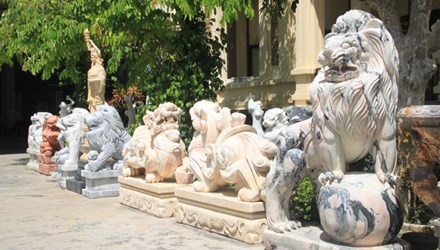 Vào nơi chế tác linh vật ngoại lai lớn nhất nước