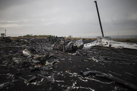 Thế giới 24h: Vật chứng quan trọng từ MH17 bị bắn rơi