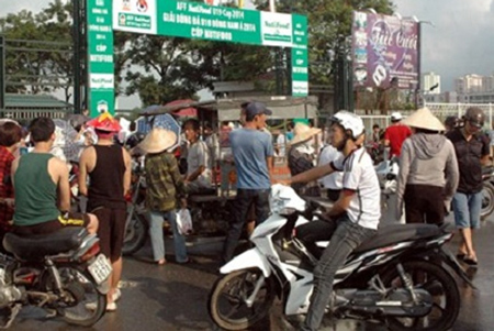 Kiếm 50 triệu/ngày nhờ buôn vé 