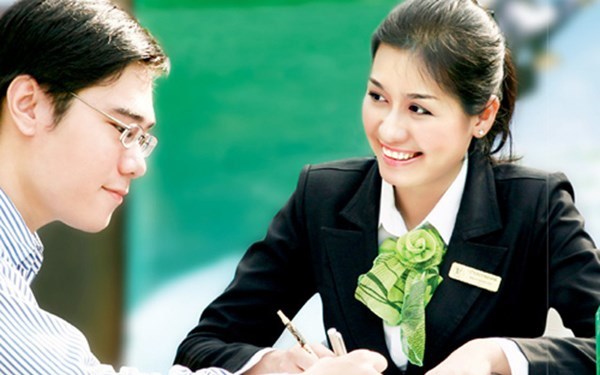 Khó qua cửa ngân hàng vì sếp thích gái xinh trai đẹp