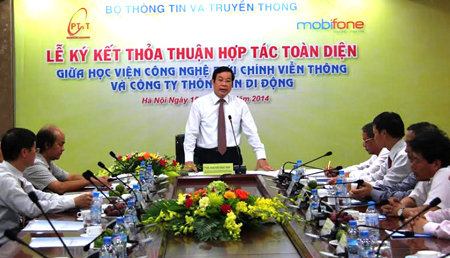 MobiFone bắt tay Học viện BC-VT đào tạo nhân lực