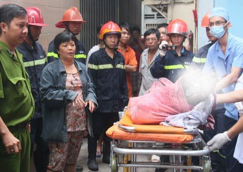 Vụ cháy 7 người chết: Nghi ngờ còn sót 4 người