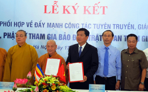 Vận động tăng ni, phật tử tham gia đảm bảo ATGT