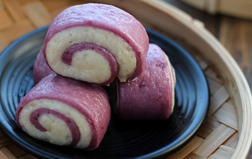 Bánh bao khoai lang tím thơm ngon, đẹp mắt