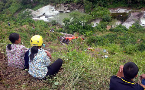 Khởi tố vụ lật xe 14 người chết tại Sa Pa