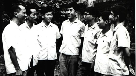 Huy chương toán quốc tế ở lại Việt Nam làm gì?