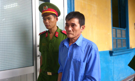 ‘Yêu râu xanh’ tự tử sau khi xâm hại bé gái